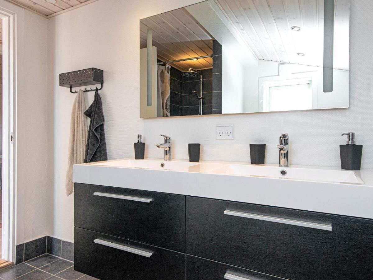 Two-Bedroom Holiday Home In Borkop 9 Egeskov  Exterior foto